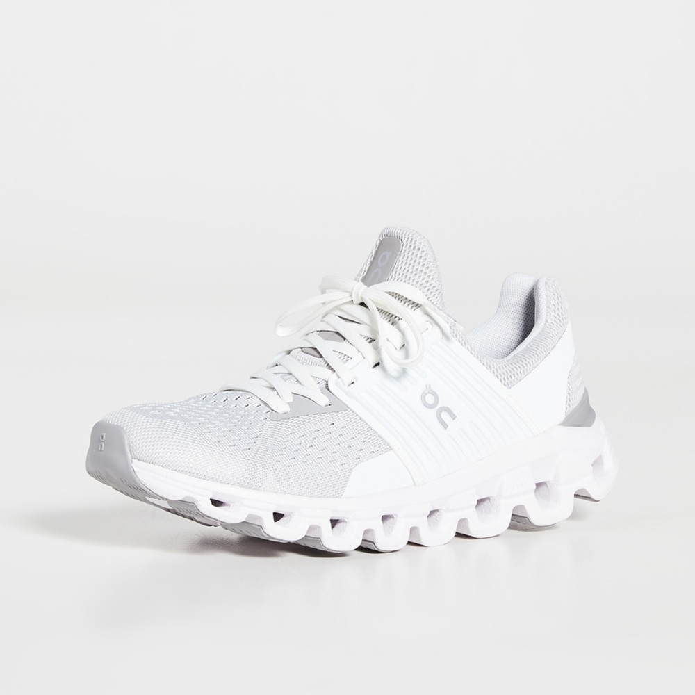 ON CLOUDSWIFT PR SNEAKERS 7.5